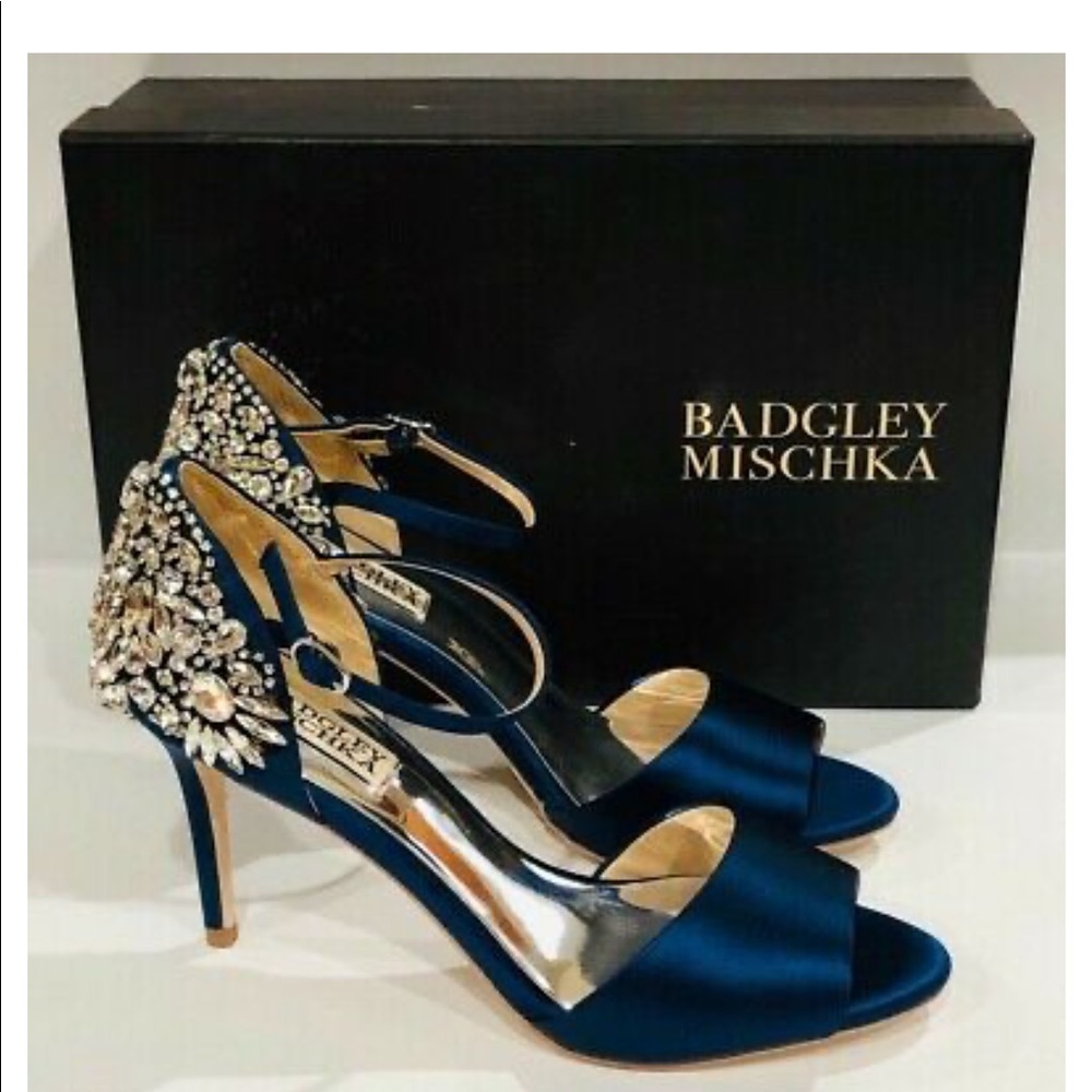 New Badgley Mischka Navy Pumps